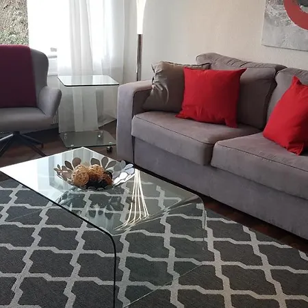 Paradise Lake View Apartment